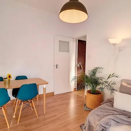 Cozy One Bedroom Lejlighed