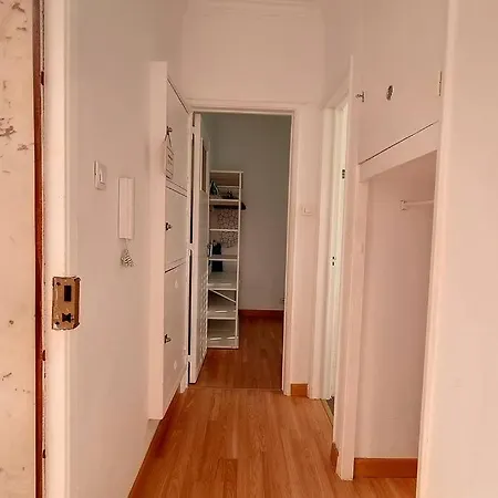 Cozy One Bedroom 리스본