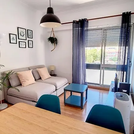 Cozy One Bedroom Lisbon